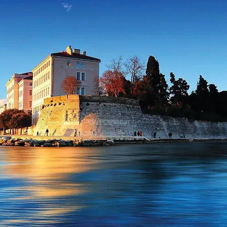 Tatil Evi Podgradina 01 *