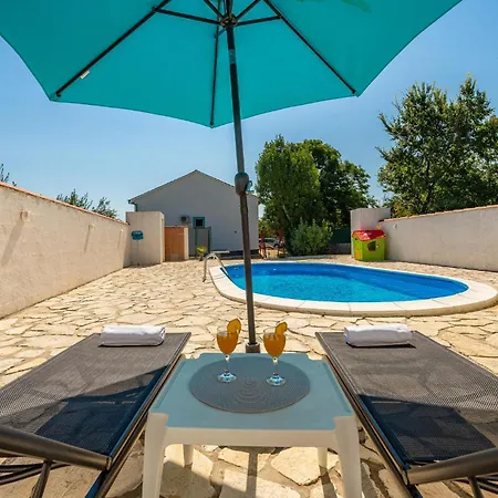 Awesome In Podgradina With Wifi Holiday home