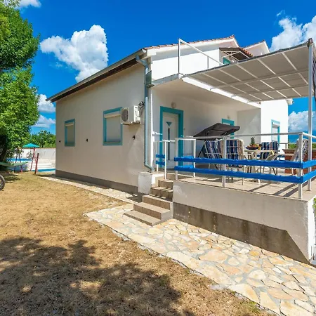 Awesome In Podgradina With Wifi Podgradina (Posedarje)